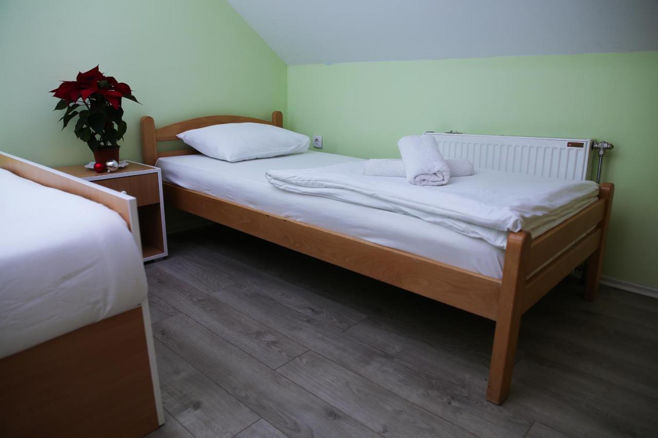 Zmajevac Fruska Gora Motel Novi Sad Dış mekan fotoğraf