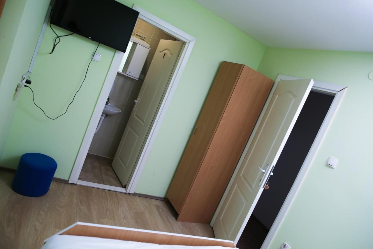 Zmajevac Fruska Gora Motel Novi Sad Dış mekan fotoğraf